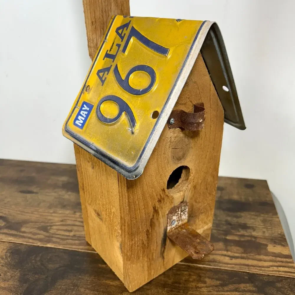 Handmade Wooden Alaska Metal License Plate Roof Bird House Wildlife Nest - Picture 9 of 9